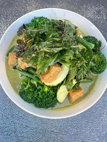 Green Veggie Curry Noodle Soup