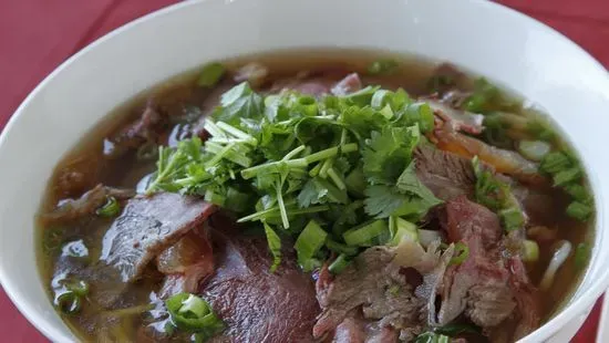 Beef Ramen (Regular) 清汤牛肉拉面