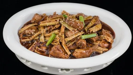 Braised Pork Ribs 天目笋烧小排