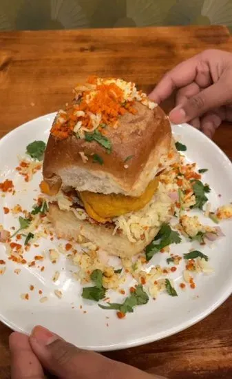 Cheesy garlic vada paav