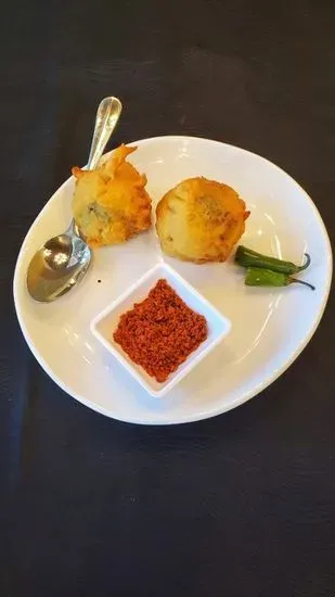 Batata Vada Plate