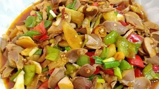 Stir Fried Chicken Giblets with Pickled Pepper 泡椒鸡杂