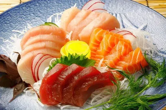 Assorted Sashimi (15 Pieces)