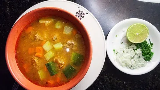 Caldo de Albondigas