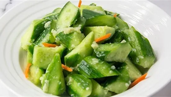 Cucumber w.Garlic Sauce