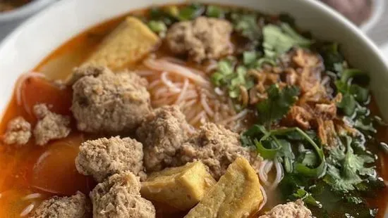 83. Bún Riêu / 番茄蝦蟹醬豬血豆腐粉絲湯