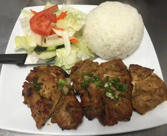 35. Cơm Gà Nướng Sả / 香茅燒雞飯 / Grilled Chicken Over Rice