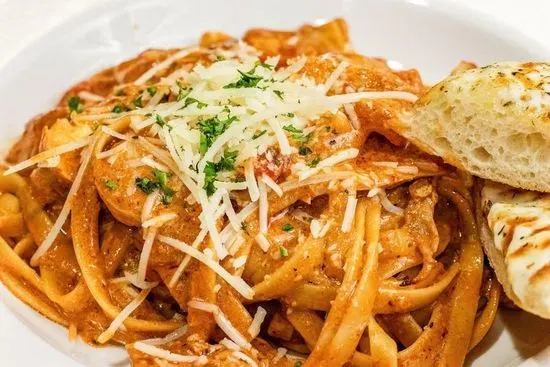 Spicy Chicken Fettuccine*