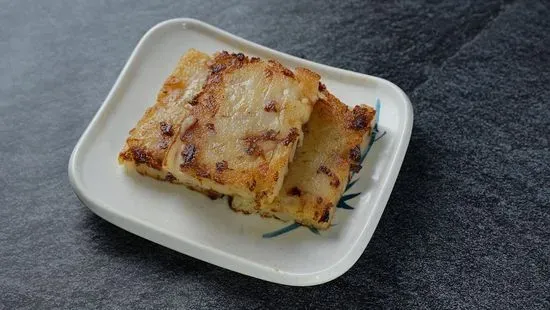 Pan Fried Turnip Cakes / 煎羅卜糕