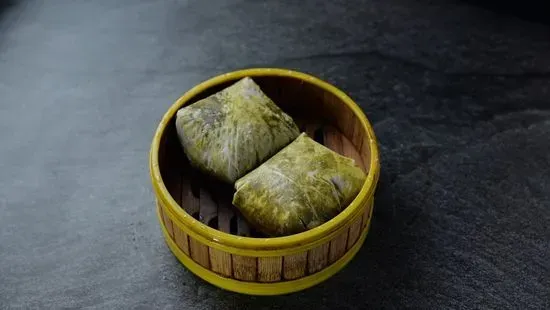 Steamed Sticky Rice Wrapped in Lotus Leaf / 糯米雞