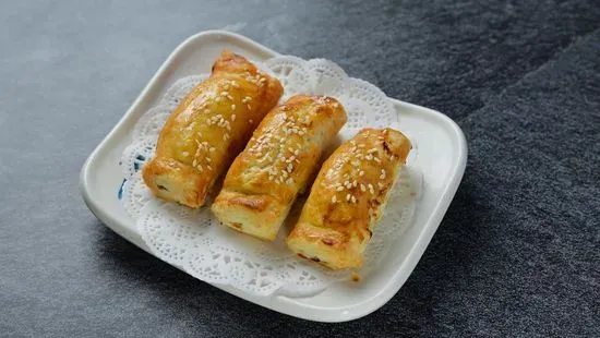 Baked BBQ Pork Puffs 焗叉燒酥