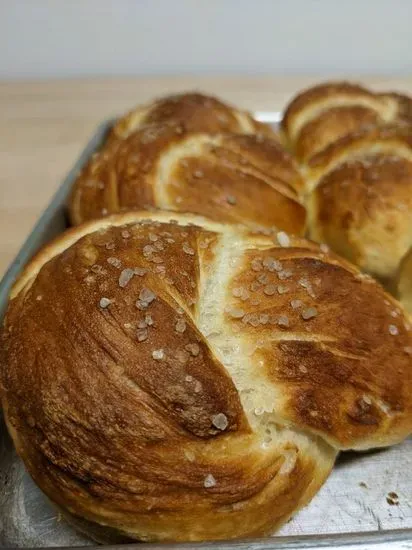 Pretzel Knot 6 Pack** (Day in Advance Notice Required)