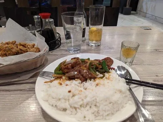 Mongolian Beef Over Rice 蒙古牛飯