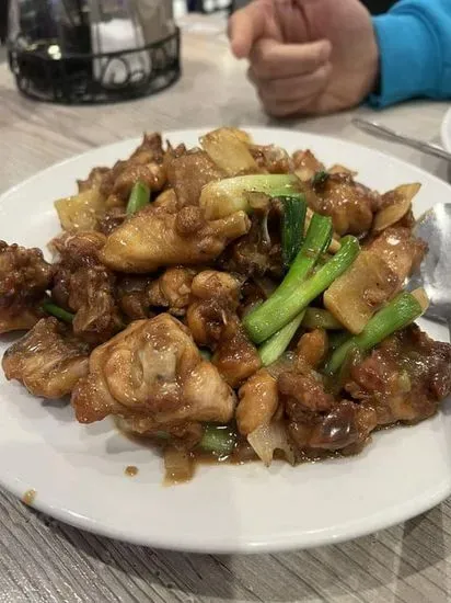 Ginger Sizzling Chicken 沙姜生炒黄毛鸡