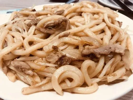 Shredded Duck Meat Udon 火鴨絲炒烏冬