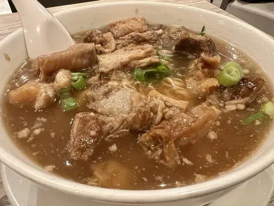 Beef Brisket Noodle Soup 牛腩湯麵