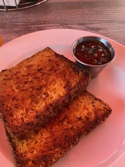 Homemade Spicy Cornbread with Jalapeño Jelly