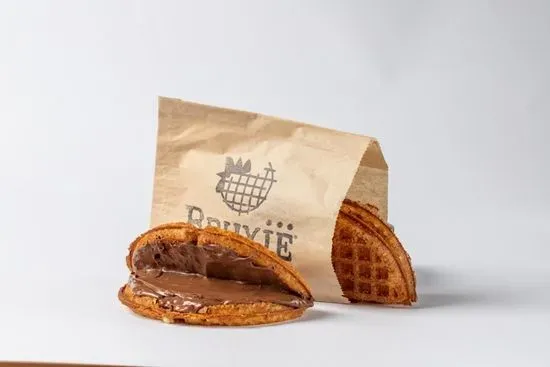 NUTELLA WAFFLE SANDWICH
