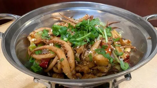 🌶 Squid Tentacles In Flaming Pot / 干锅鱿鱼须