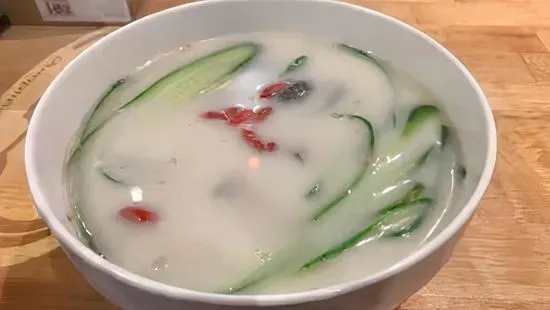 Cucumber Century Egg Beauty Soup/黄瓜养颜皮蛋汤