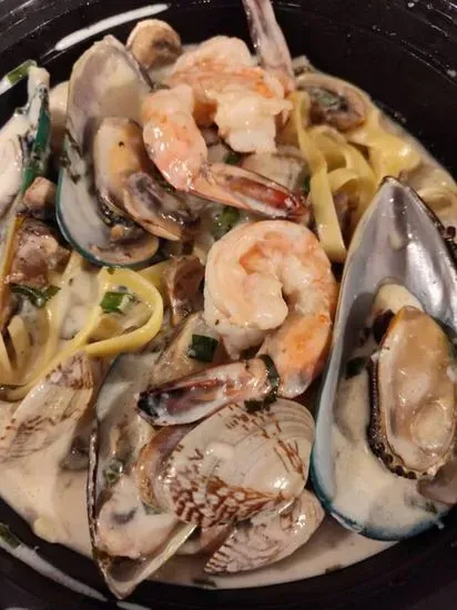 Seafood Fettuccini