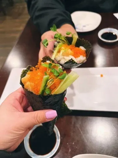 Spicy Scallop Hand Roll