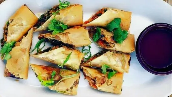 CHICKEN SPRING ROLLS