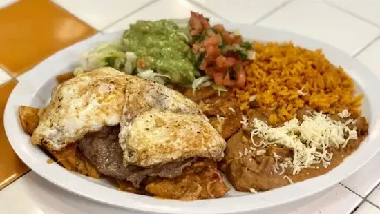 Huevos y Carne Asada