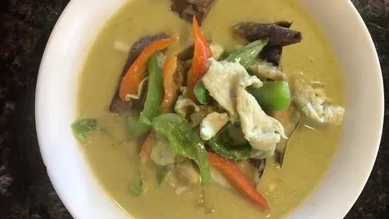 45. Kaeng Ped (Roasted Duck Curry)