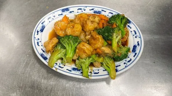 9. Shrimps with Broccoli