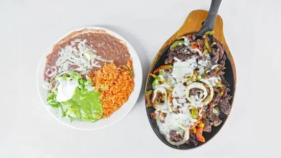 Nuestra Especialidad Deliciosas Fajitas / Our Specialty Delicious Fajitas