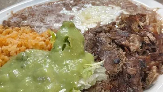11. Plato de Carnitas / 11. Carnitas Plate