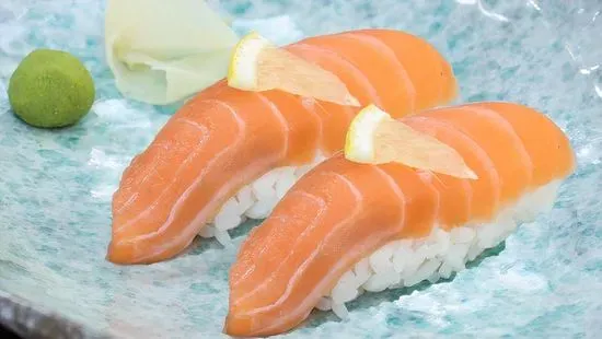 SALMON NIGIRI & SASHIMI