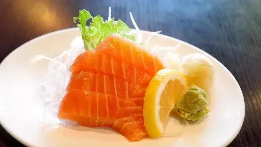 Sashimi (4 Pieces)