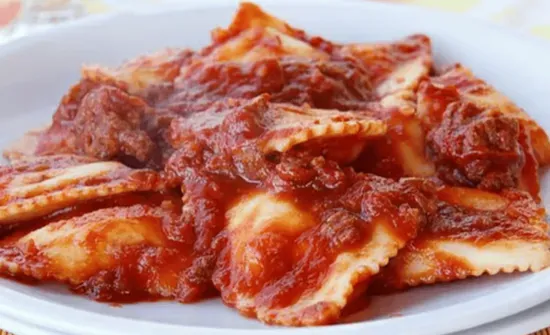 Meat Ravioli Pasta ( Bolognese Sauce)