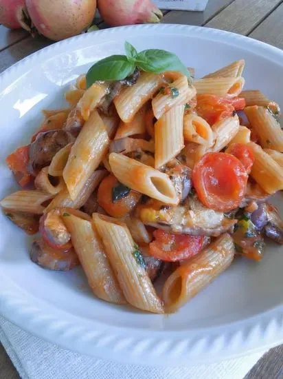 Penne Con Pomodoro e Melanzane