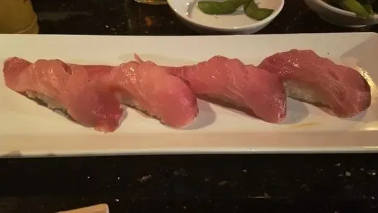 Yellowtail Sushi/ Hamachi