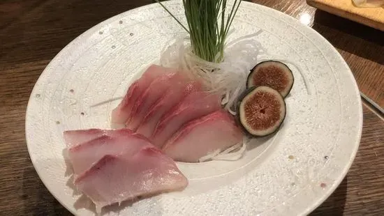 Yellowtail Sashimi/ Hamachi