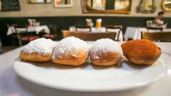 Beignet Flight