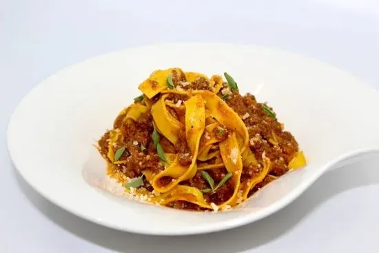 FETTUCINE BOLOGNESE