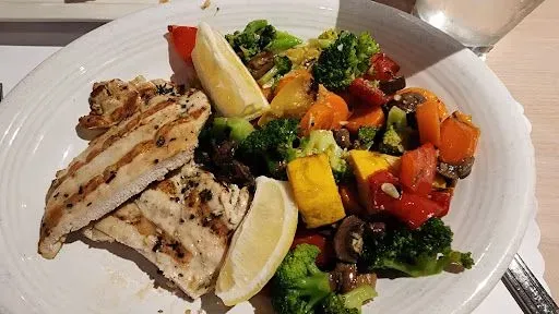 Tuscan Style Grilled Chicken Breast W/ Vegetables