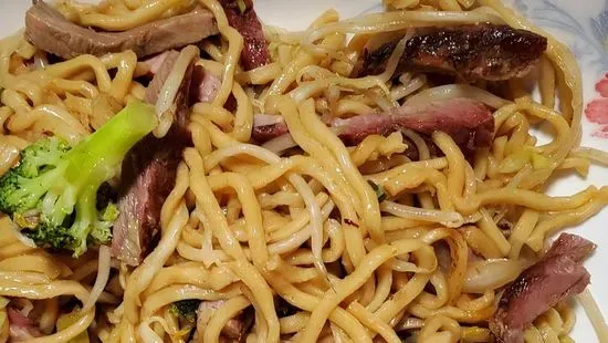 BBQ Pork Chow Mein / 叉燒肉炒麵