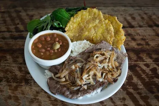 Bistec Encebollado