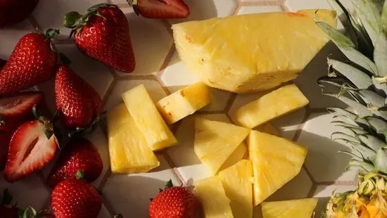 Strawberry/Pineapple Smoothie (24 oz)