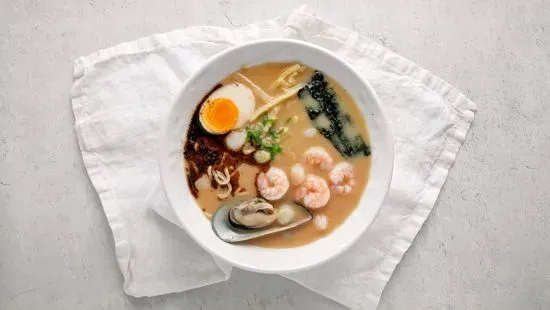 Seafood ramen (Chicken Broth)