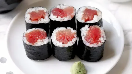 Tuna Roll/ Salmon Roll/ Yellowtail Roll (select one)