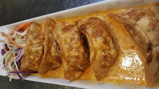 6. Pot Sticker (Dumpling With Panang Curry Sauce) (5)