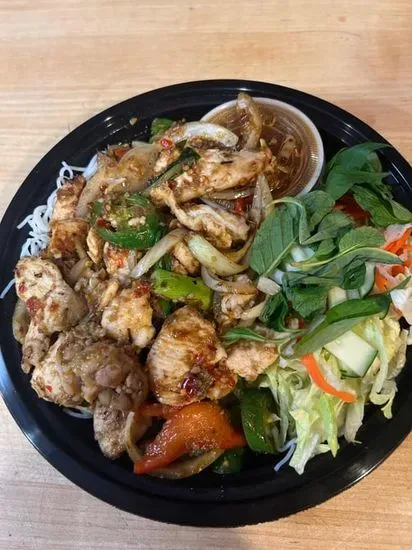 LEMONGRASS CHICKEN OVER VERMICELLI (SPICY)