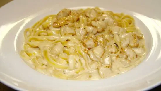 Fettuccine Pollo Alfredo