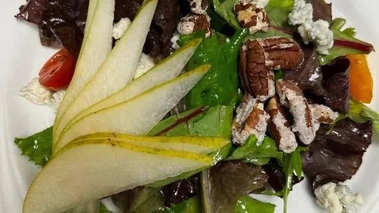 Pear & Gorgonzola Salad